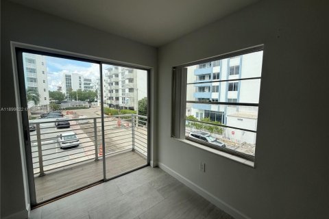 Condo in Miami Beach, Florida  № 1952337 - photo 17