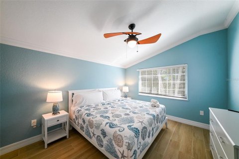 House in Holmes Beach, Florida 3 bedrooms, 117.24 sq.m. № 2114518 - photo 22