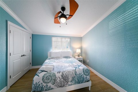 House in Holmes Beach, Florida 3 bedrooms, 117.24 sq.m. № 2114518 - photo 25