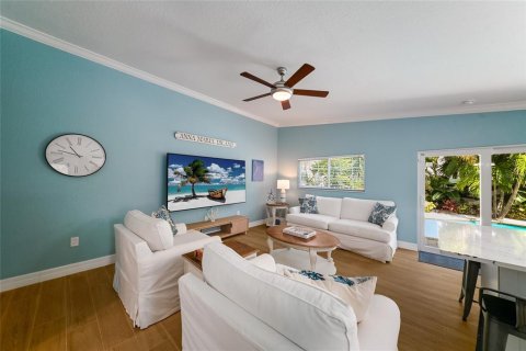 House in Holmes Beach, Florida 3 bedrooms, 117.24 sq.m. № 2114518 - photo 15