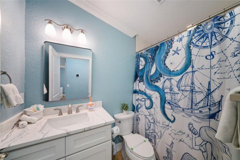 House in Holmes Beach, Florida 3 bedrooms, 117.24 sq.m. № 2114518 - photo 24