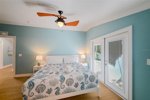 House in Holmes Beach, Florida 3 bedrooms, 117.24 sq.m. № 2114518 - photo 18