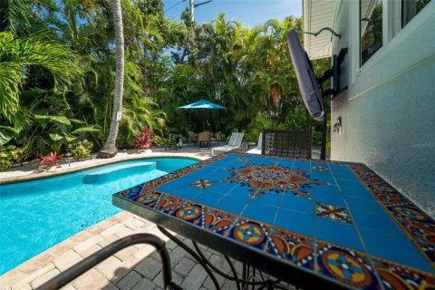 House in Holmes Beach, Florida 3 bedrooms, 117.24 sq.m. № 2114518 - photo 30