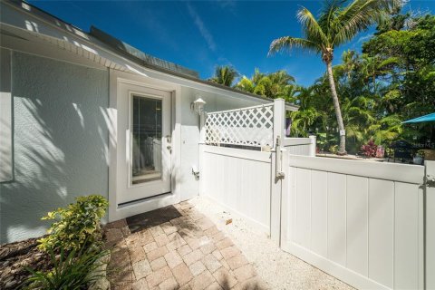 House in Holmes Beach, Florida 3 bedrooms, 117.24 sq.m. № 2114518 - photo 7