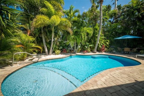 House in Holmes Beach, Florida 3 bedrooms, 117.24 sq.m. № 2114518 - photo 28