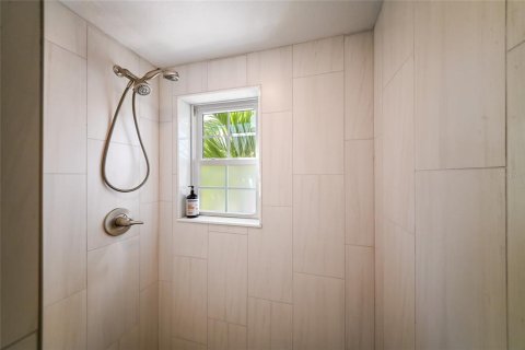 House in Holmes Beach, Florida 3 bedrooms, 117.24 sq.m. № 2114518 - photo 21