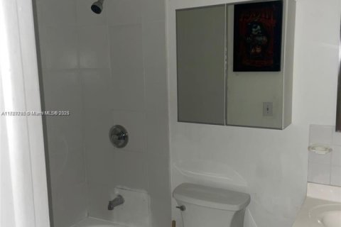 Condominio en venta en Miami, Florida, 1 dormitorio, 56.21 m2 № 2034144 - foto 10