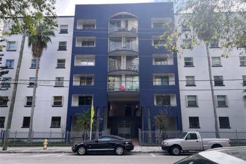 Condominio en venta en Miami, Florida, 1 dormitorio, 56.21 m2 № 2034144 - foto 3