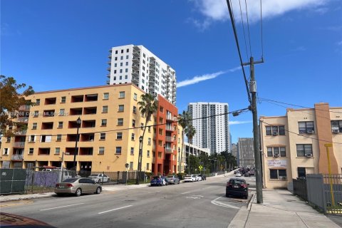 Condominio en venta en Miami, Florida, 1 dormitorio, 56.21 m2 № 2034144 - foto 13