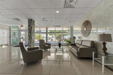 Copropriété à louer à Bay Harbor Islands, Floride: 1 chambre, 92.9 m2 № 2008255 - photo 6