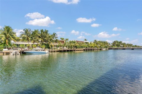 Copropriété à louer à Bay Harbor Islands, Floride: 1 chambre, 92.9 m2 № 2008255 - photo 28