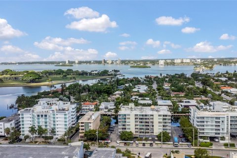 Copropriété à louer à Bay Harbor Islands, Floride: 1 chambre, 92.9 m2 № 2008255 - photo 30