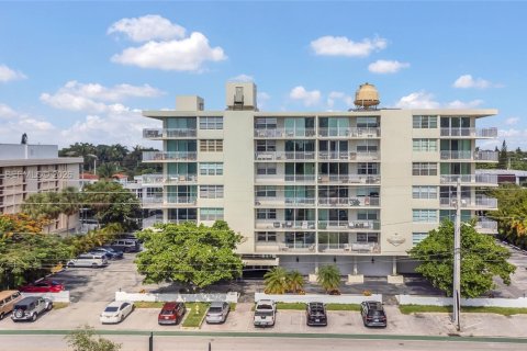 Copropriété à louer à Bay Harbor Islands, Floride: 1 chambre, 92.9 m2 № 2008255 - photo 29