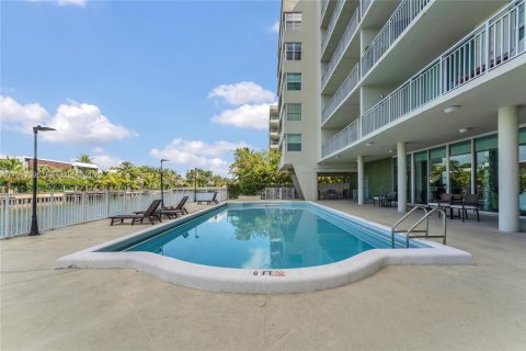 Copropriété à louer à Bay Harbor Islands, Floride: 1 chambre, 92.9 m2 № 2008255 - photo 26