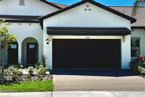 House in Wimauma, Florida 2 bedrooms, 162.3 sq.m. № 2226867