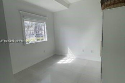 Propiedad comercial en alquiler en Miami, Florida, 1 dormitorio, 33.44 m2 № 2027495 - foto 26