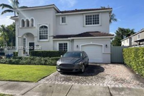 Propiedad comercial en Miami, Florida 1 dormitorio, 33.44 m2 № 2027495