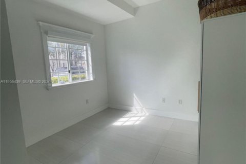 Propiedad comercial en alquiler en Miami, Florida, 1 dormitorio, 33.44 m2 № 2027495 - foto 30
