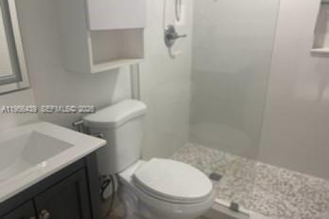 Propiedad comercial en alquiler en Miami, Florida, 1 dormitorio, 33.44 m2 № 2027495 - foto 18