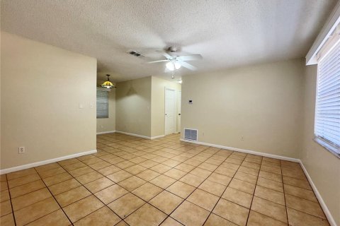 Appartement à louer à Orlando, Floride: 2 chambres, 74.32 m2 № 2430409 - photo 3