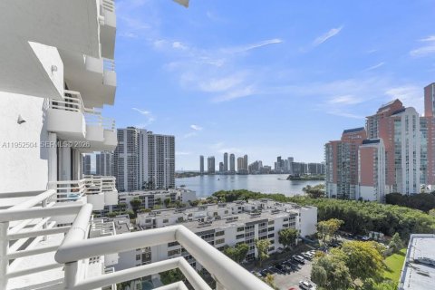 Copropriété à vendre à Aventura, Floride: 2 chambres, 98.66 m2 № 2010879 - photo 2