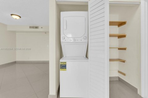 Copropriété à vendre à Aventura, Floride: 2 chambres, 98.66 m2 № 2010879 - photo 23