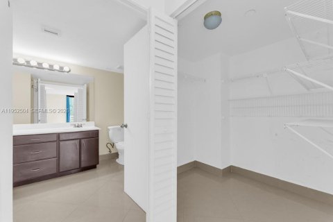 Copropriété à vendre à Aventura, Floride: 2 chambres, 98.66 m2 № 2010879 - photo 26