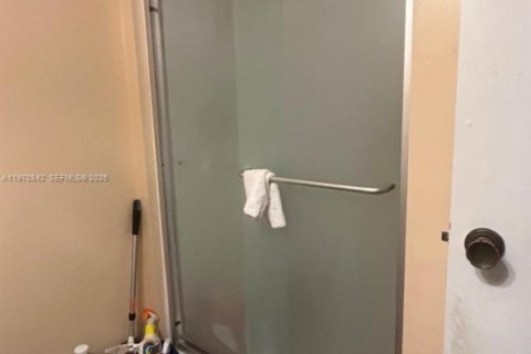 Copropriété à vendre à North Miami Beach, Floride: 2 chambres, 94.02 m2 № 2042102 - photo 11