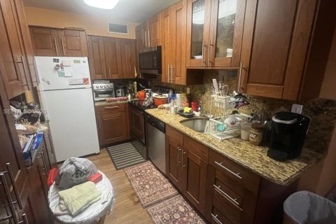Copropriété à vendre à North Miami Beach, Floride: 2 chambres, 94.02 m2 № 2042102 - photo 4