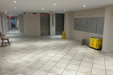 Condo à North Miami Beach, Floride, 2 chambres  № 2042102