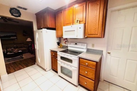 House in Zephyrhills, Florida 3 bedrooms, 130.9 sq.m. № 1850313 - photo 12