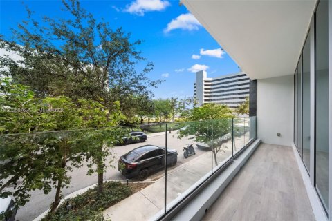 Condominio en venta en Miami, Florida, 3 dormitorios, 309.92 m2 № 2244356 - foto 14
