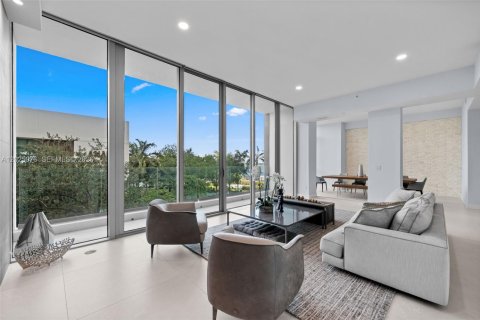 Condominio en venta en Miami, Florida, 3 dormitorios, 309.92 m2 № 2244356 - foto 19