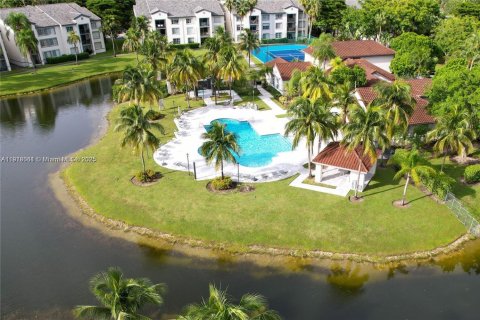 Condominio en venta en Doral, Florida, 2 dormitorios, 75.99 m2 № 1972657 - foto 7