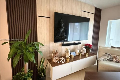 Condominio en venta en Doral, Florida, 2 dormitorios, 75.99 m2 № 1972657 - foto 10