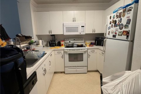 Condominio en venta en Doral, Florida, 2 dormitorios, 75.99 m2 № 1972657 - foto 13