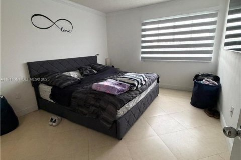 Condominio en venta en Doral, Florida, 2 dormitorios, 75.99 m2 № 1972657 - foto 19