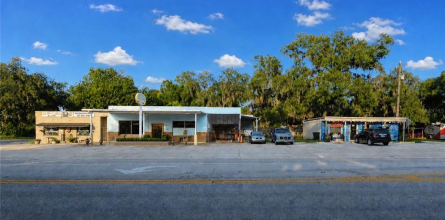Commercial property in New Port Richey, Florida 430.69 sq.m. № 2211794