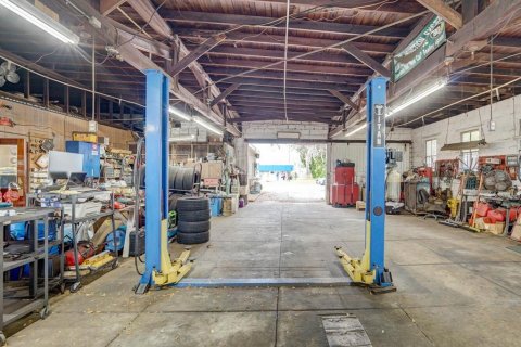 Commercial property in New Port Richey, Florida 430.69 sq.m. № 2211794 - photo 26