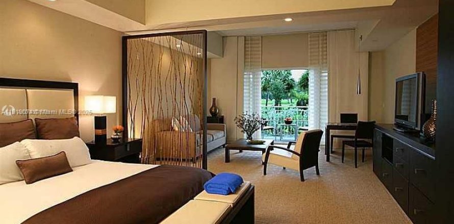 Studio in the Condo in Doral, Florida  № 2082364