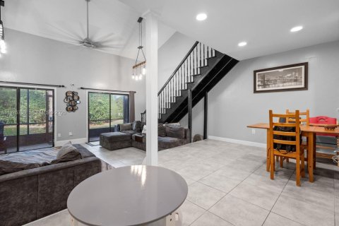 Купить таунхаус в Дейви, Флорида 2 спальни, 123.19м2, № 2040941 - фото 5