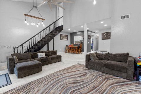 Купить таунхаус в Дейви, Флорида 2 спальни, 123.19м2, № 2040941 - фото 4