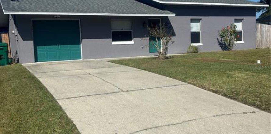 House in Inverness, Florida 3 bedrooms, 96.62 sq.m. № 1419422