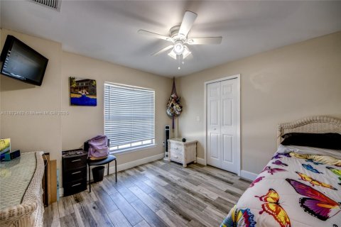 Купить виллу или дом в Кейп-Корал, Флорида 4 спальни, 159.23м2, № 1927211 - фото 16