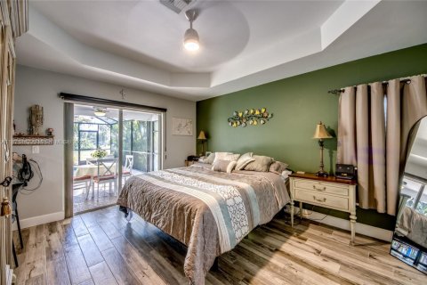 Купить виллу или дом в Кейп-Корал, Флорида 4 спальни, 159.23м2, № 1927211 - фото 12