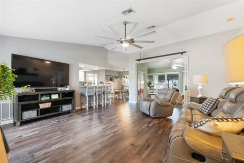 Villa ou maison à vendre à Spring Hill, Floride: 3 chambres, 161.09 m2 № 1914626 - photo 6