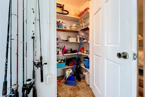Condo in Venice, Florida, 2 bedrooms  № 1829782 - photo 19