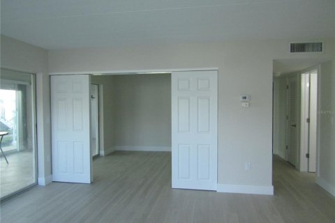 Condo in Venice, Florida, 2 bedrooms  № 1829782 - photo 11