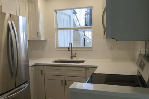 Condo in Venice, Florida, 2 bedrooms  № 1829782 - photo 6