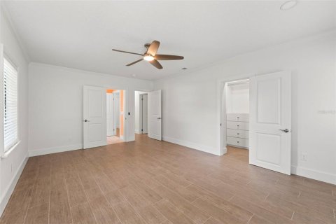 Casa en venta en Tampa, Florida, 4 dormitorios, 242.29 m2 № 1792773 - foto 22